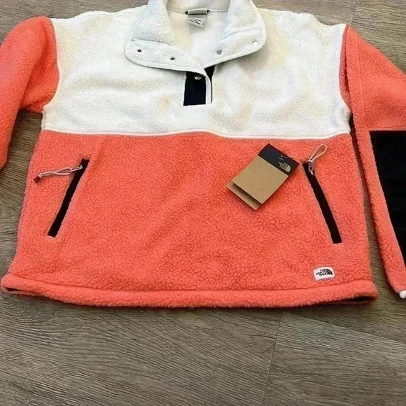 The North Face Women’s Fleece Jacket, Small - Picture 6 of 9